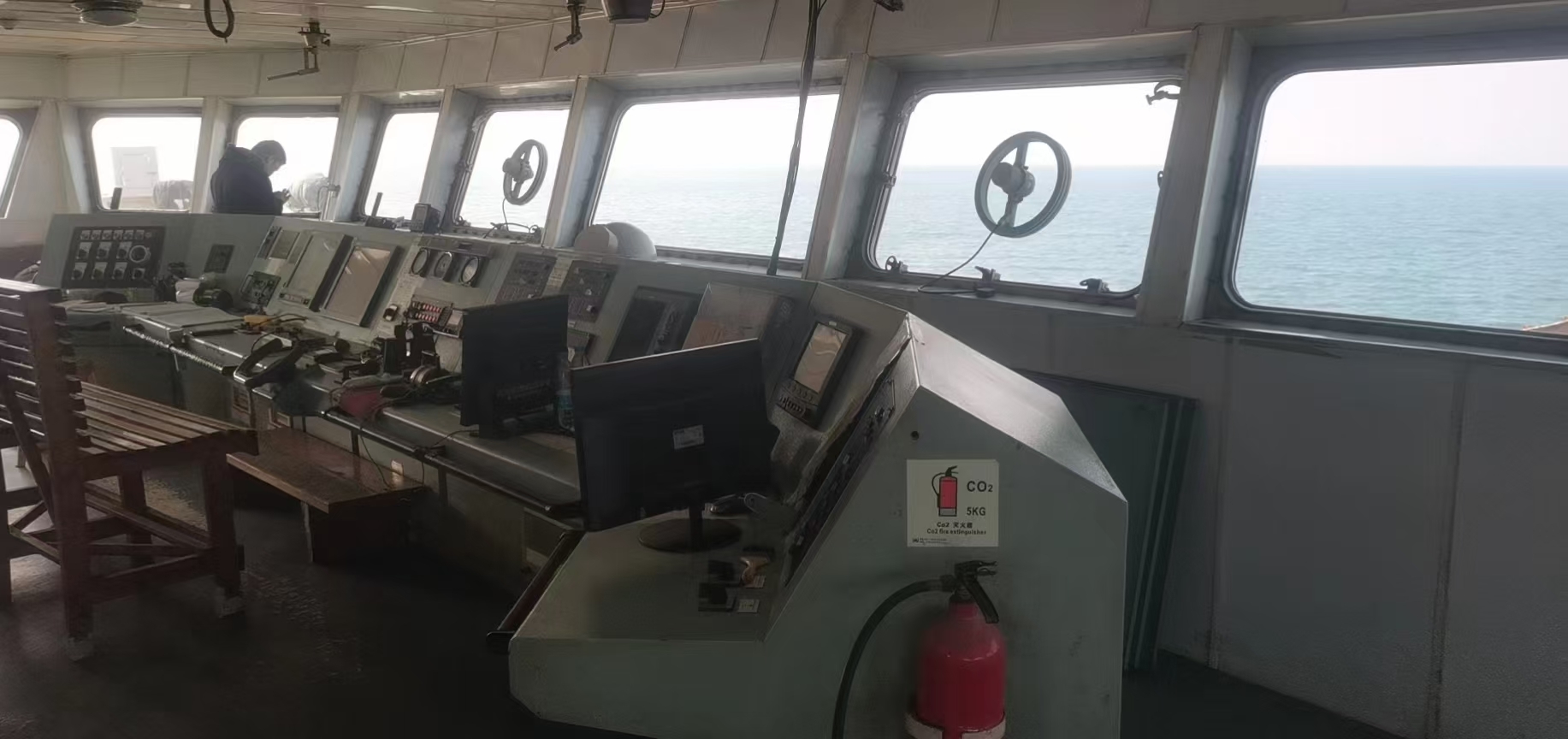 出售8364吨甲板货驳