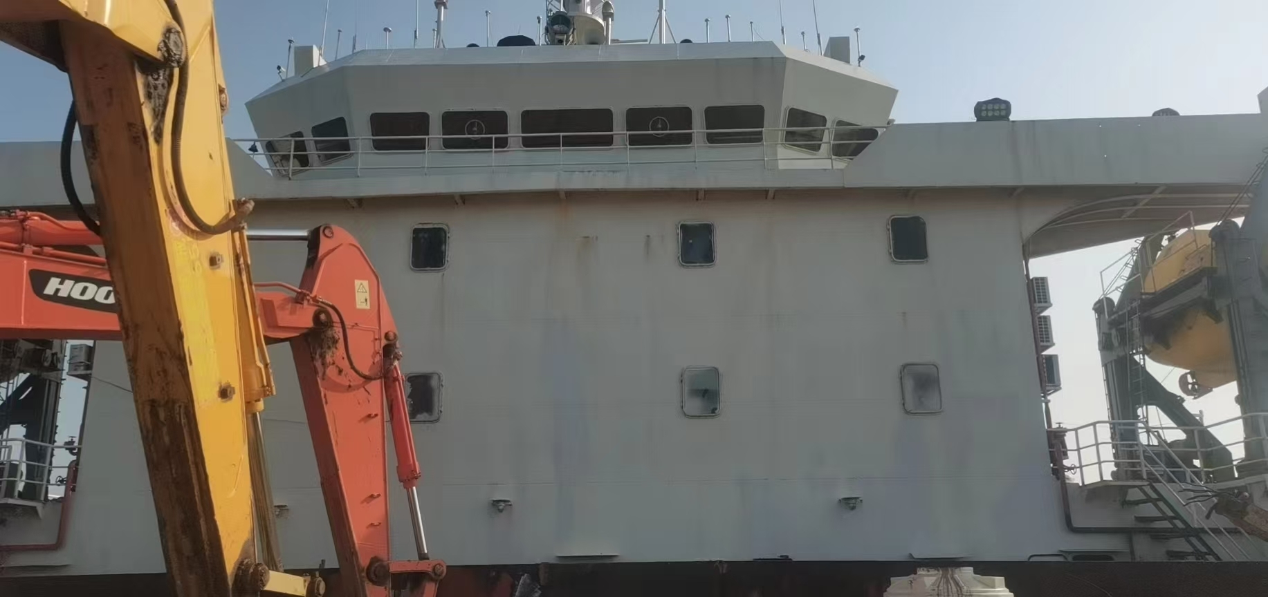 出售8364吨甲板货驳