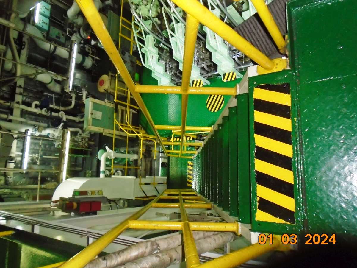 出售57000吨散货船