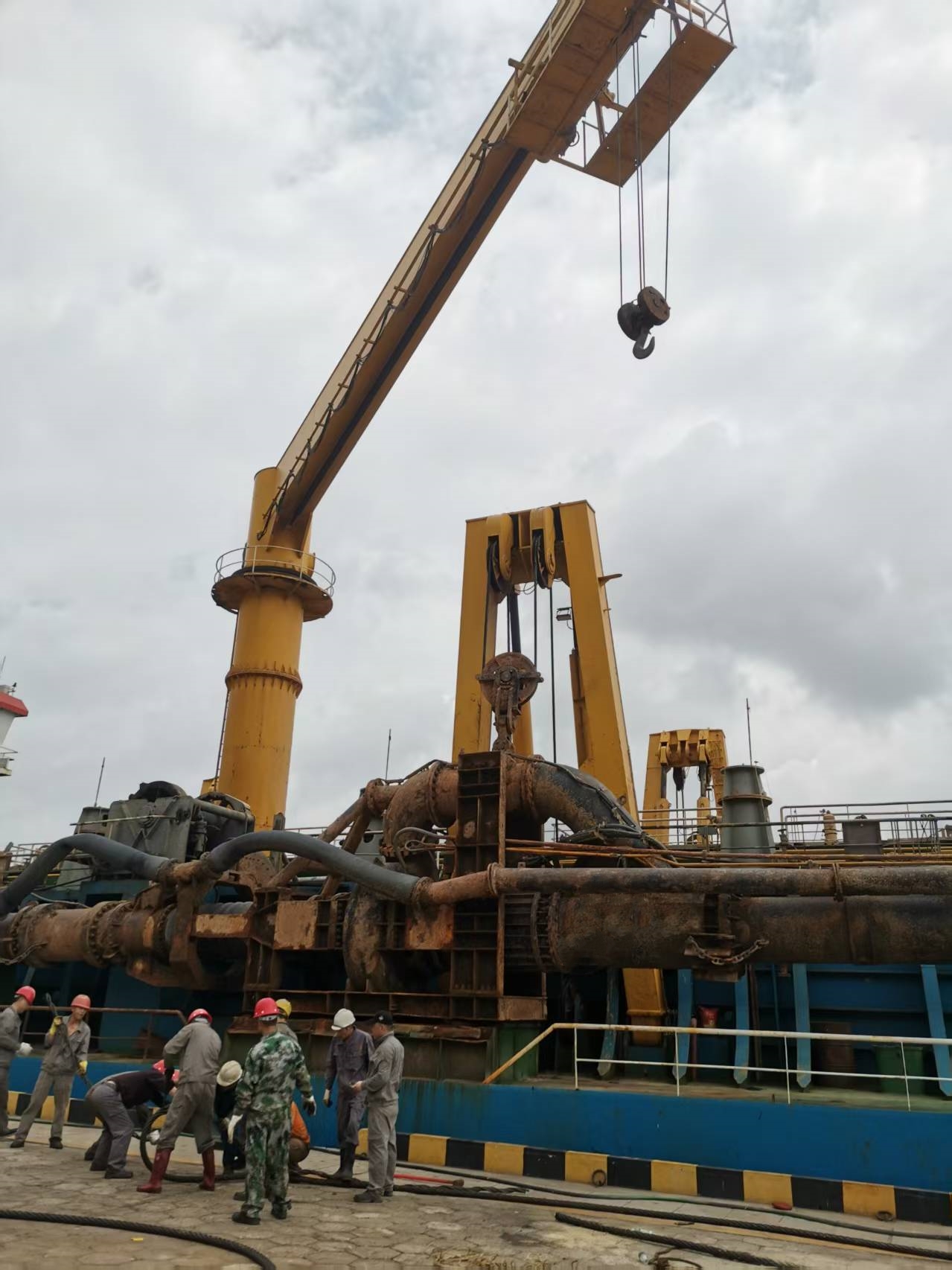 出售7000m³耙吸挖泥船