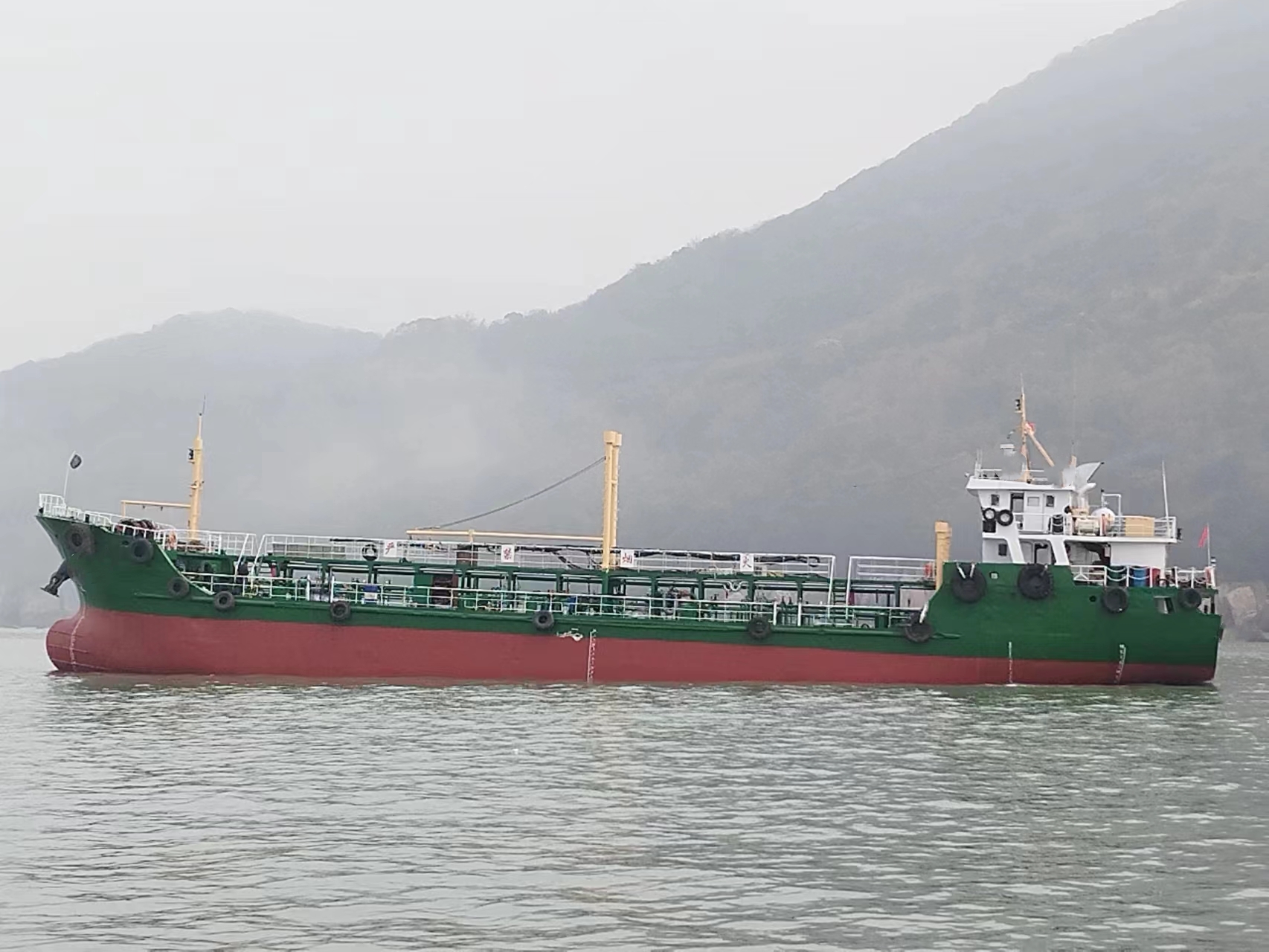 875 T Product Oil Tanker For Sale