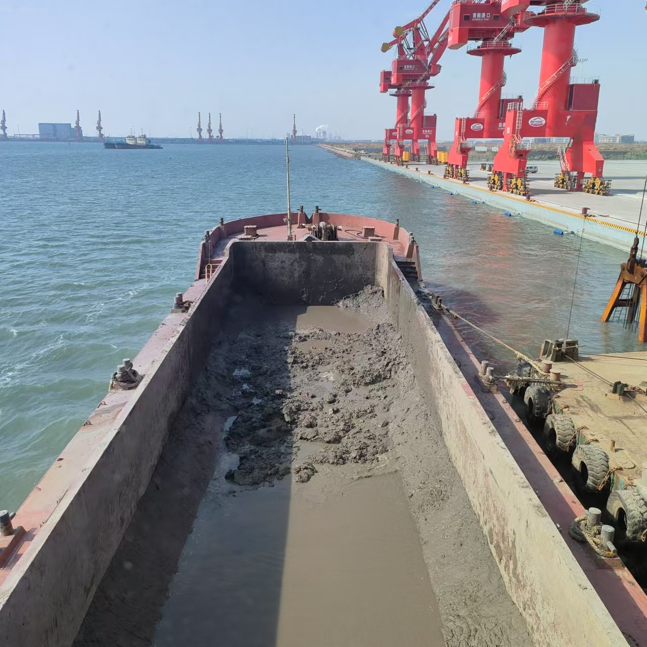 出售1000m³开体泥驳