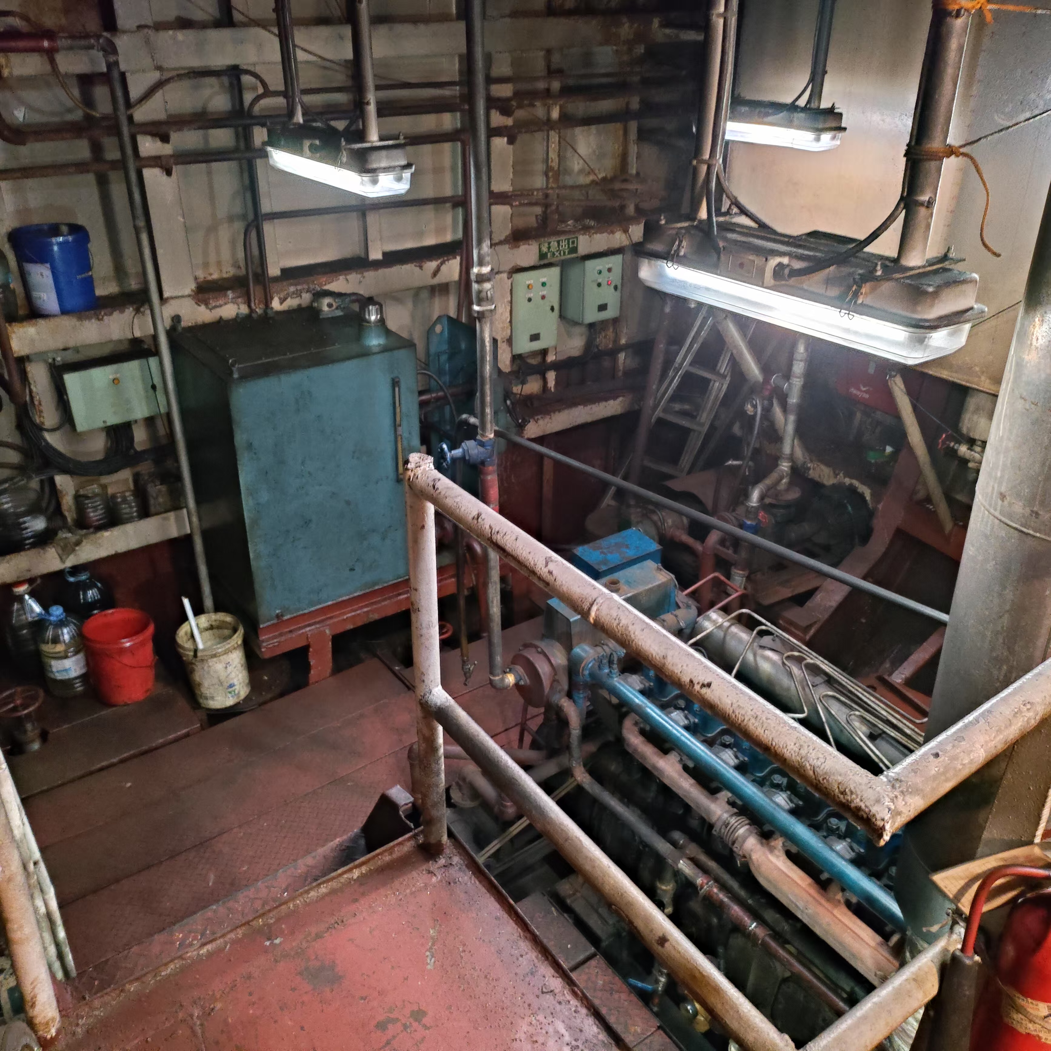 出售1000m³开体泥驳