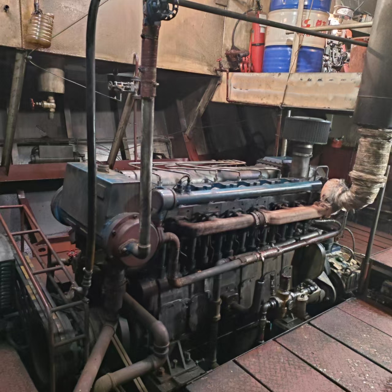 出售1000m³开体泥驳