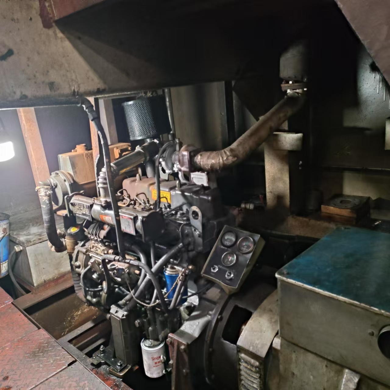 出售1000m³开体泥驳