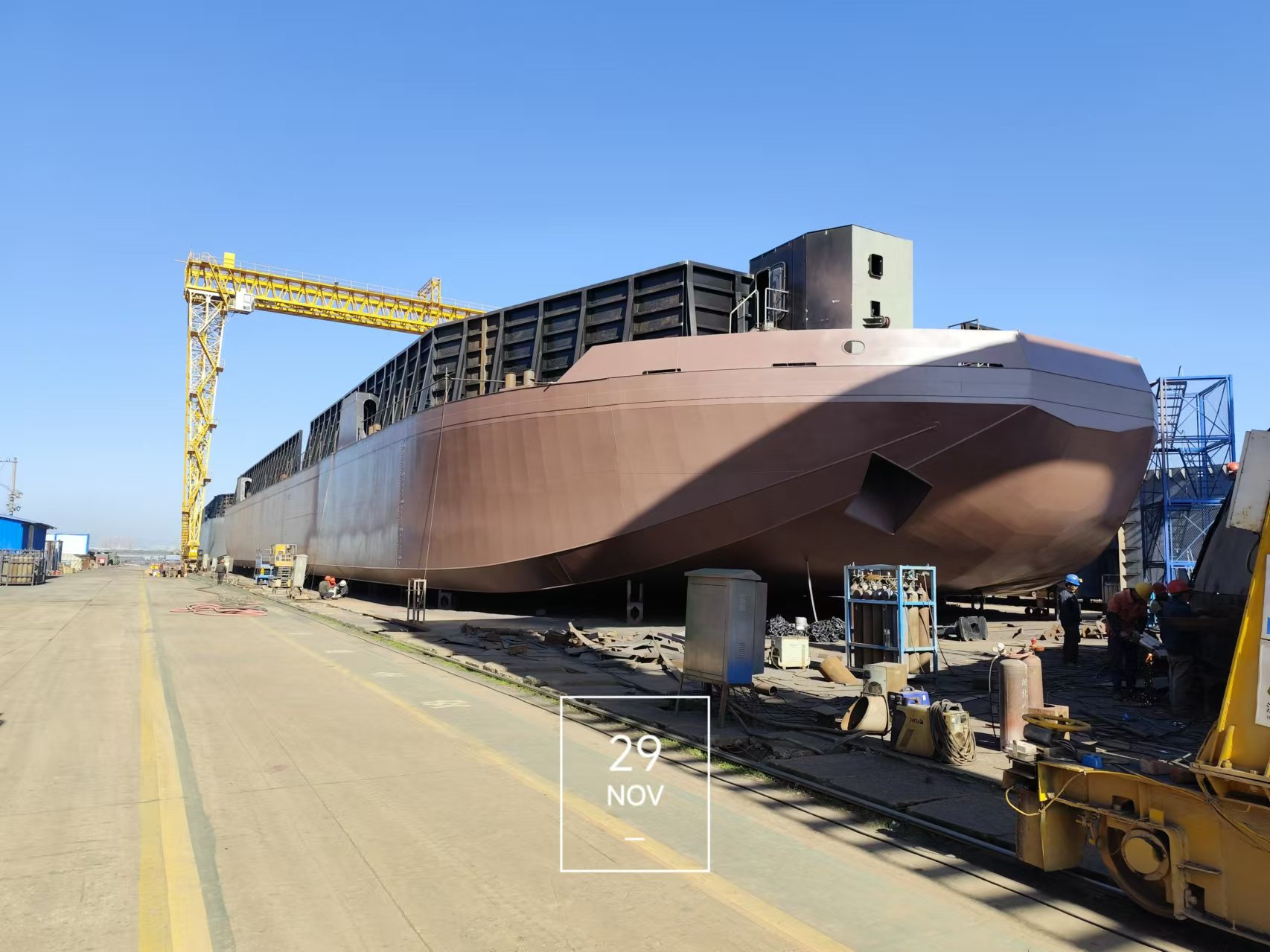 出售310尺无动力驳船