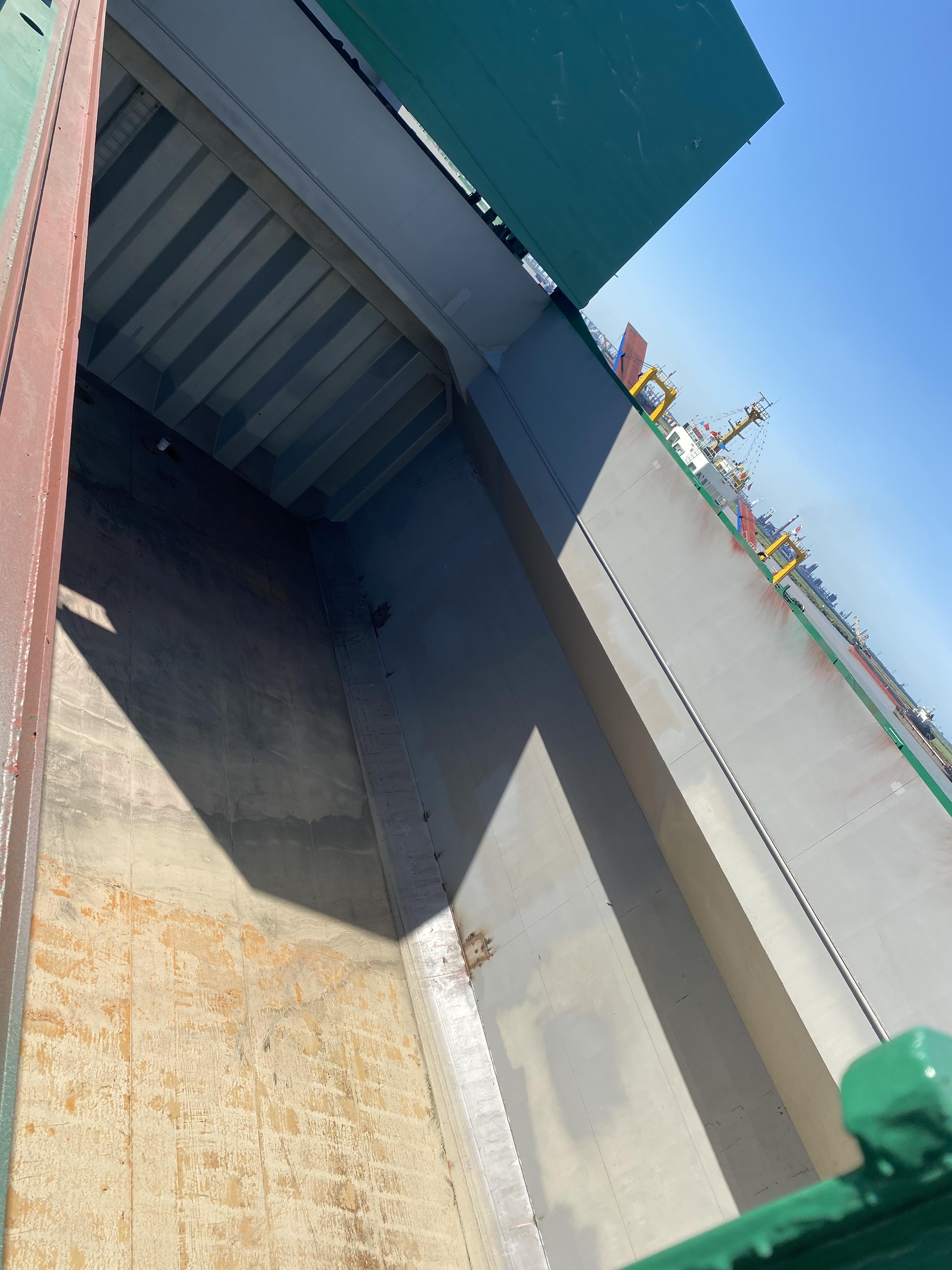 出售12490吨散货船