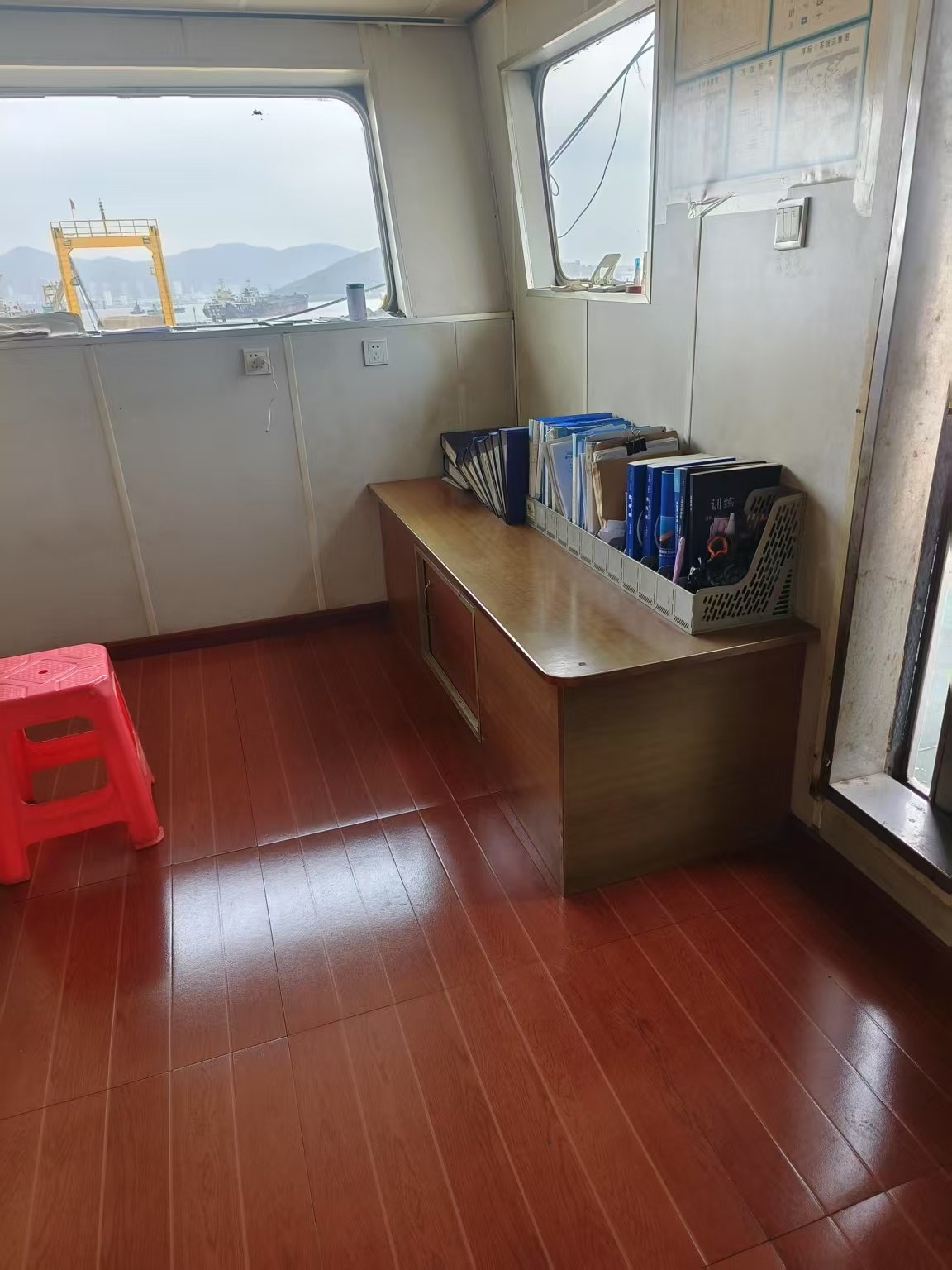 出售2600吨甲板货驳