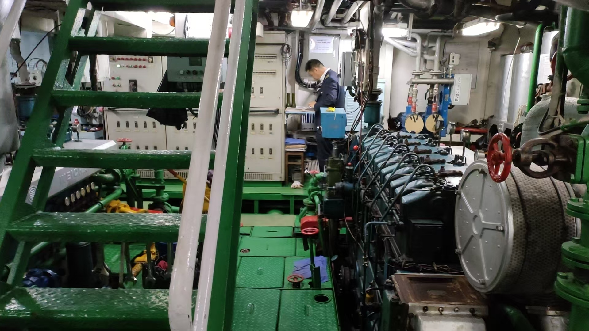 出售498人普通客船