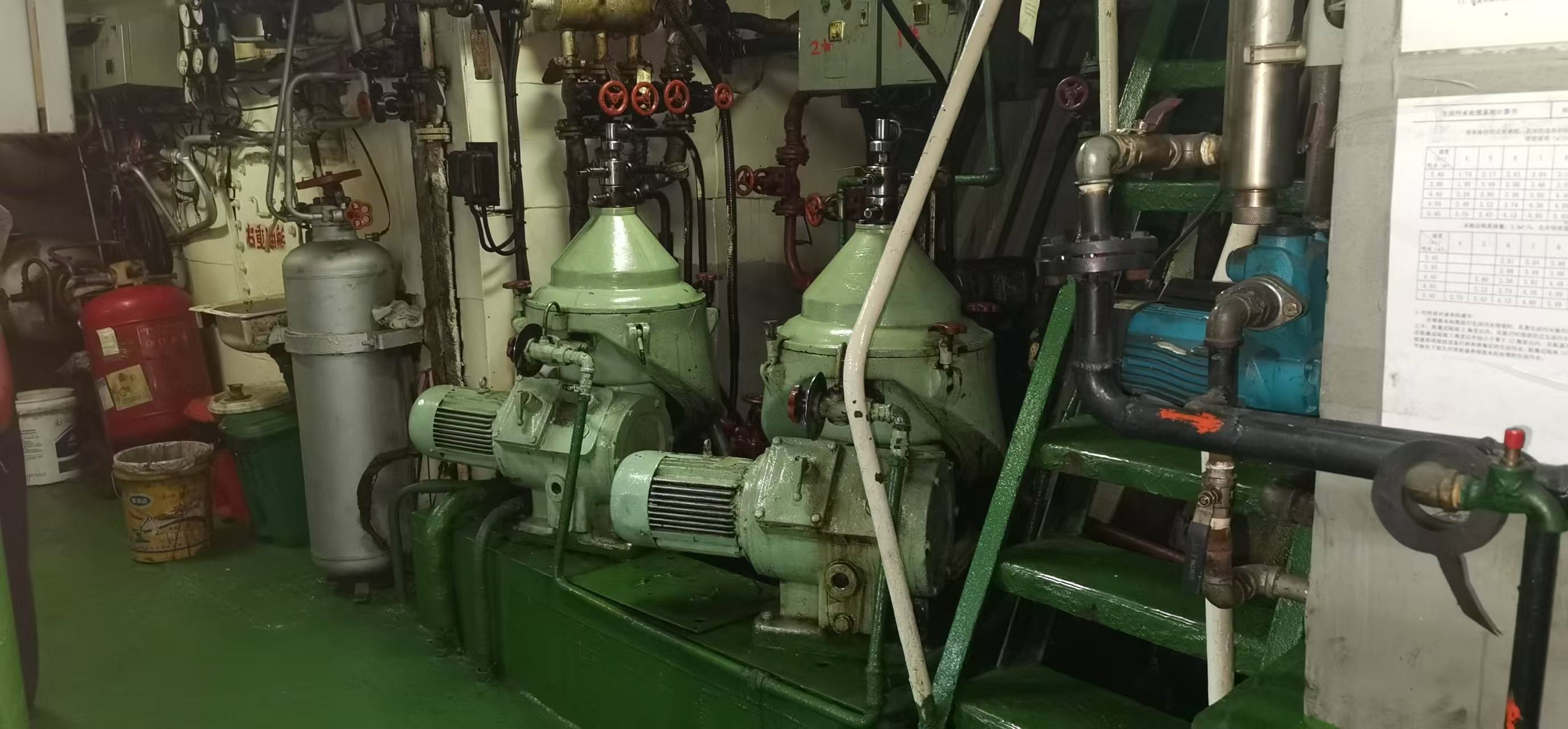 出售3600吨成品油船