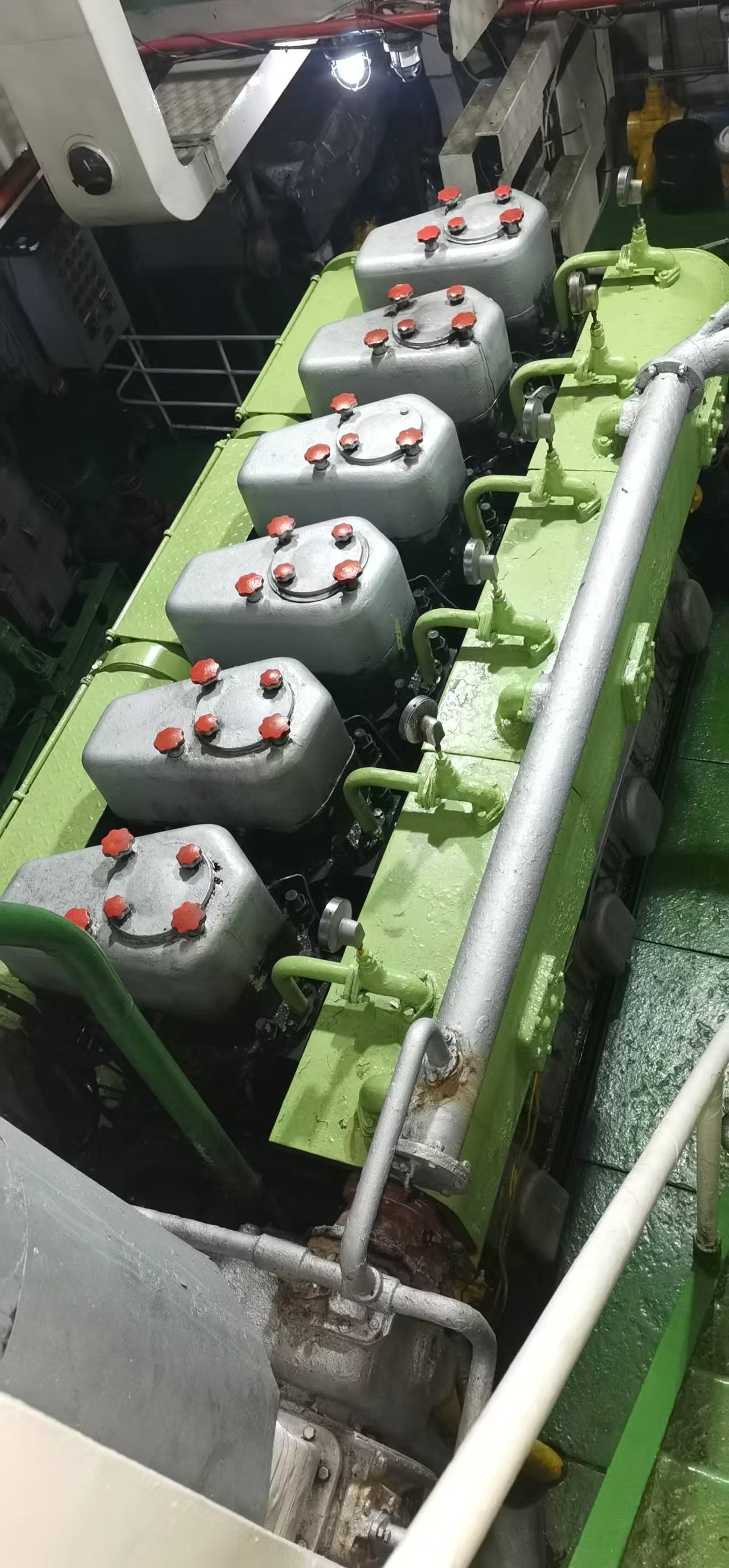 出售3600吨成品油船