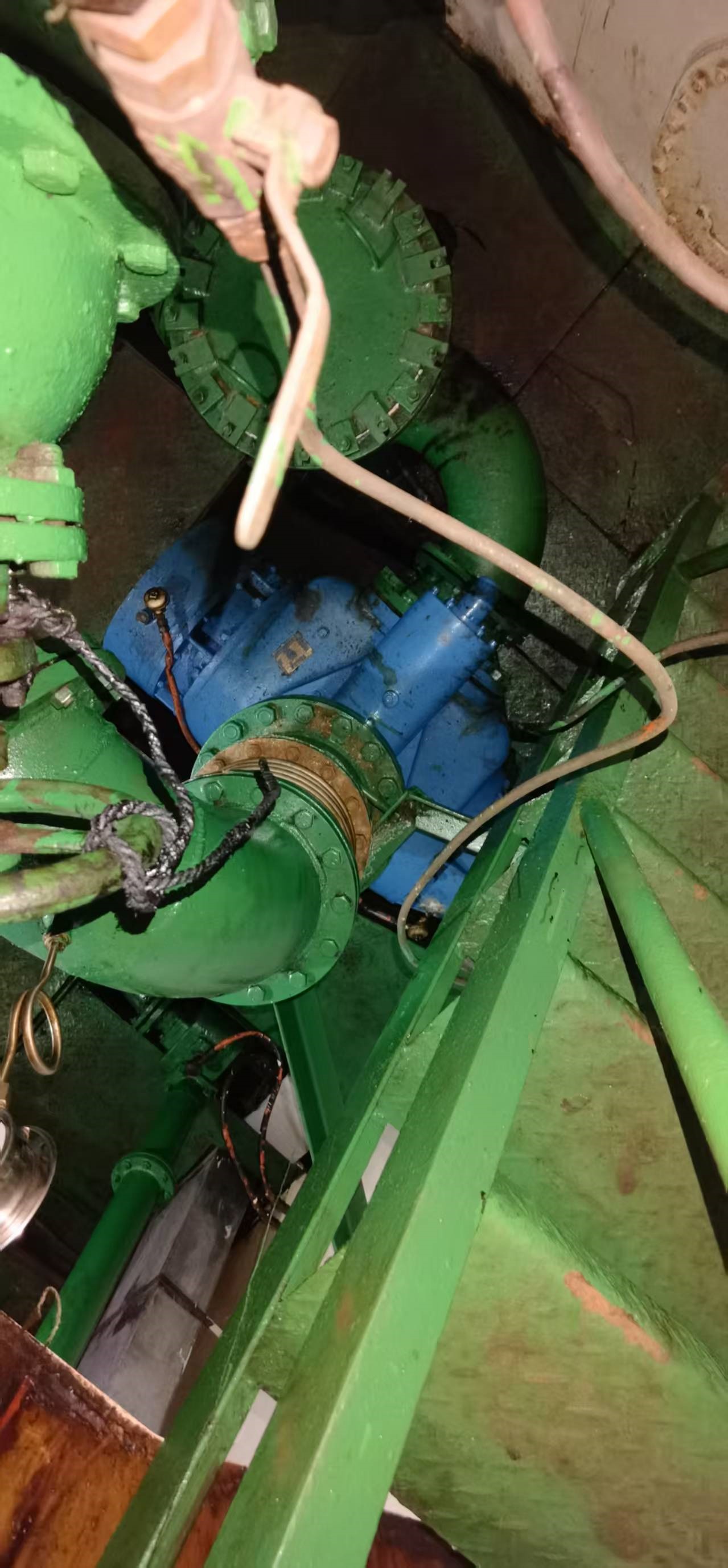 出售3600吨成品油船