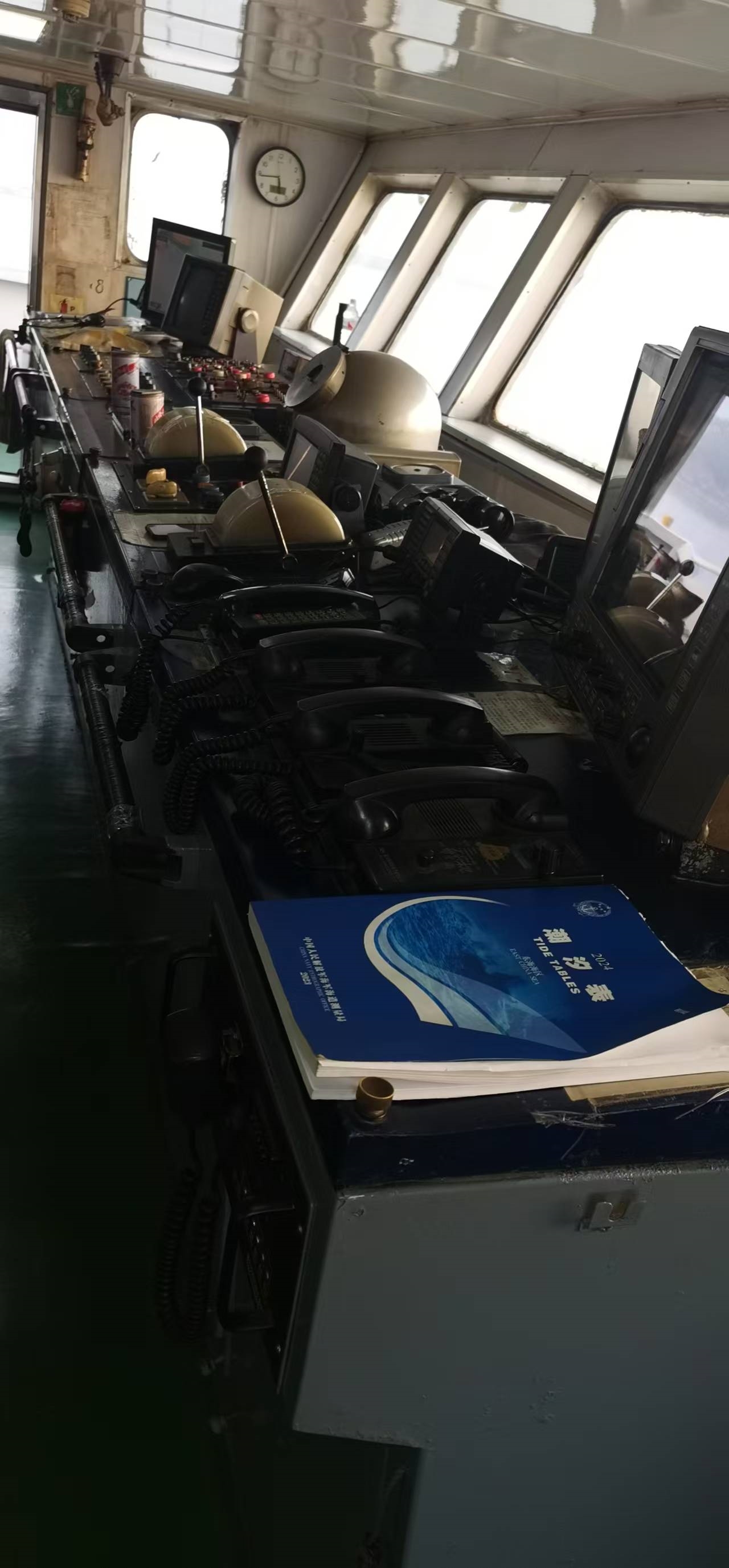 出售3600吨成品油船