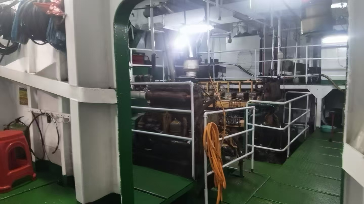 出售1684吨甲板货驳