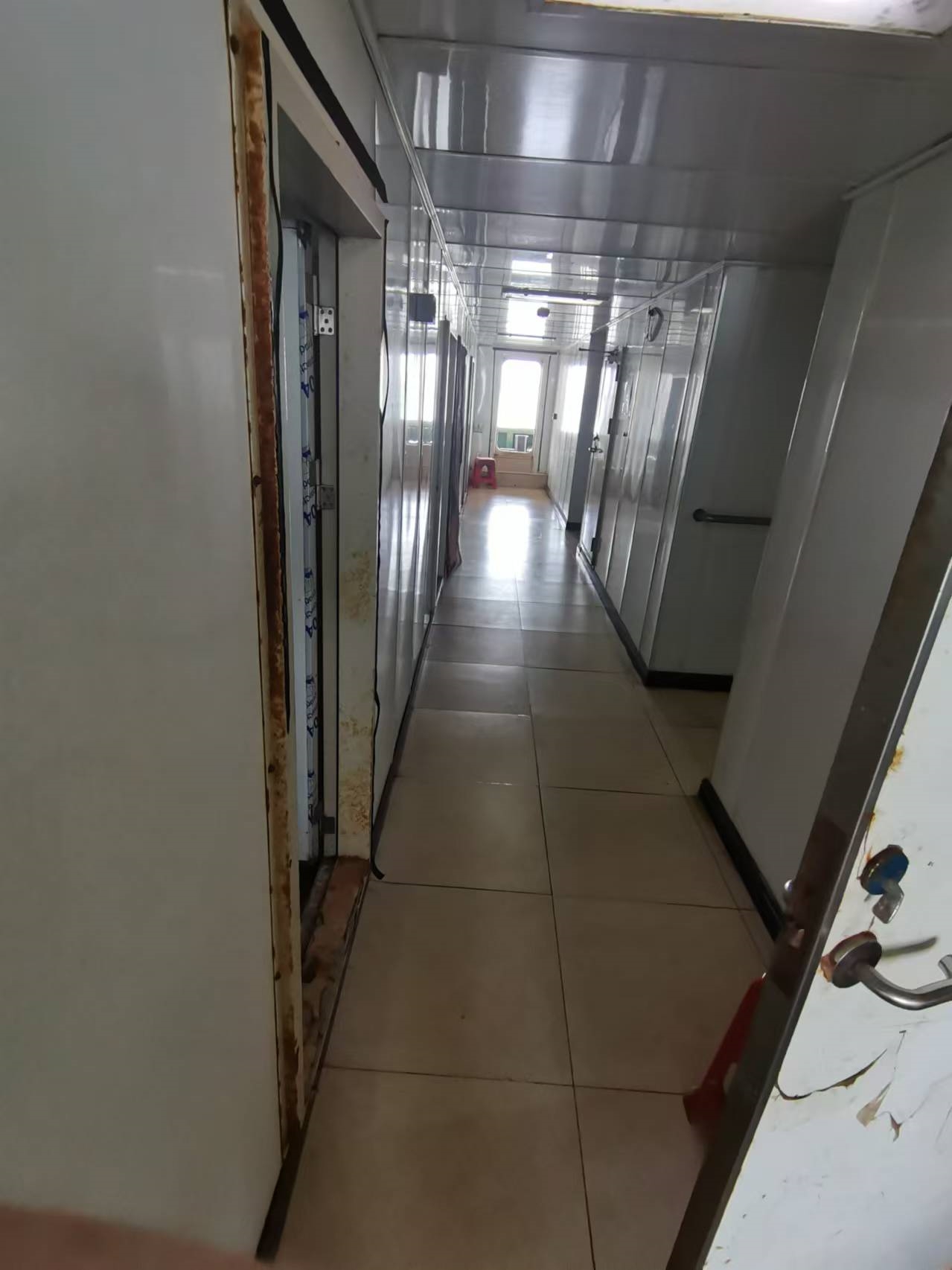 出售7310吨散货船