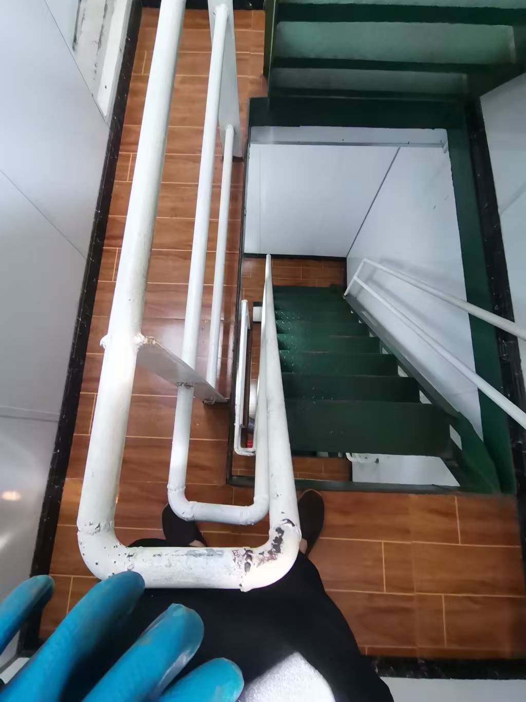 出售7310吨散货船