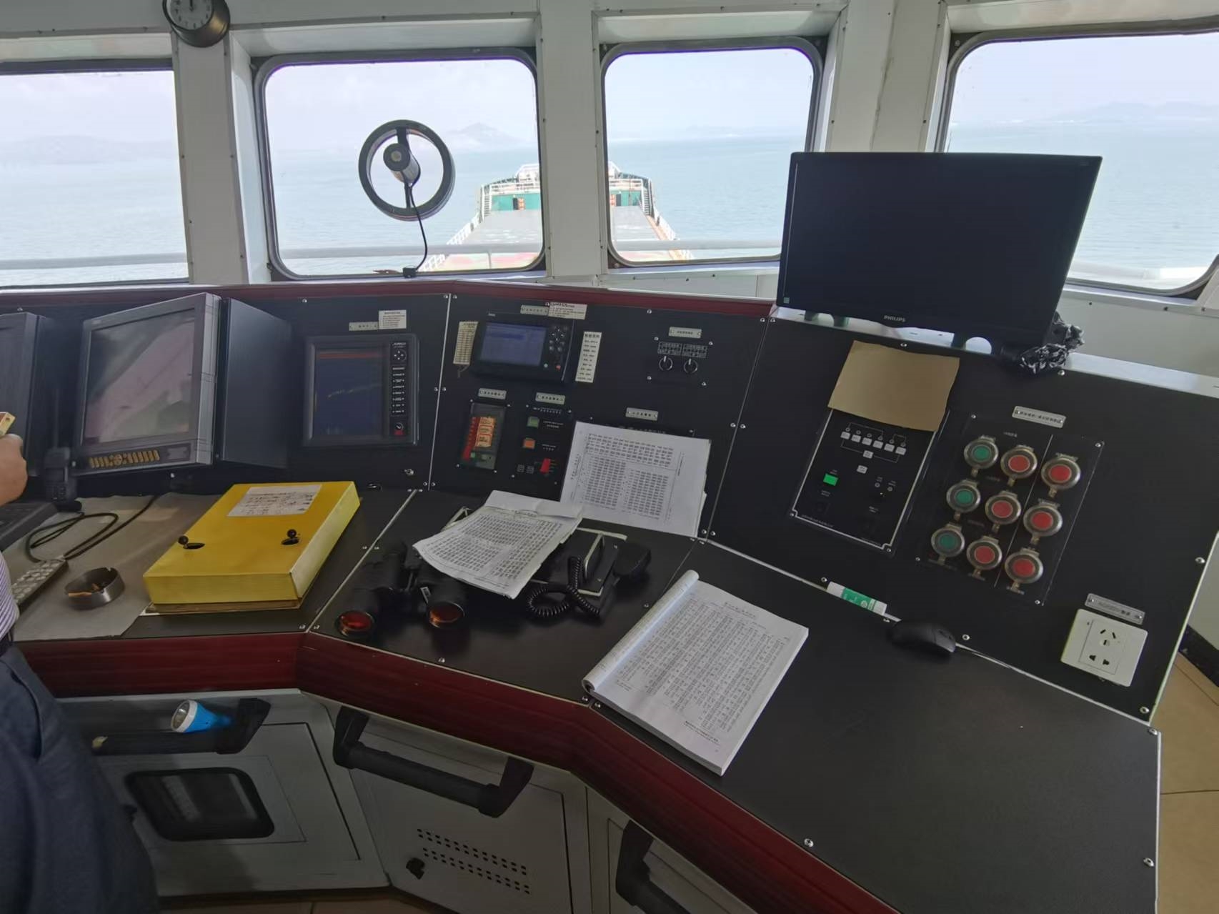 出售7310吨散货船