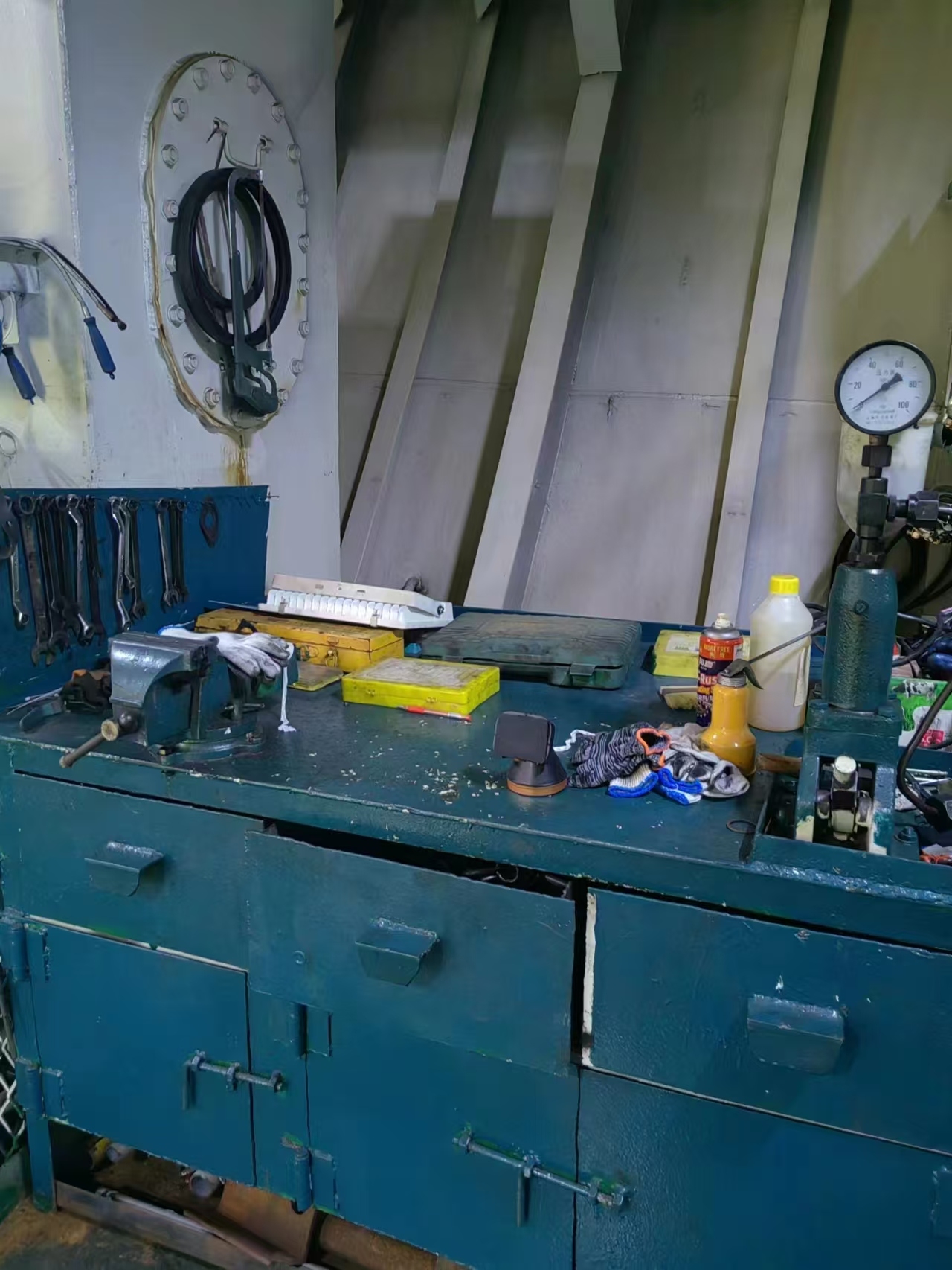 出售7310吨散货船