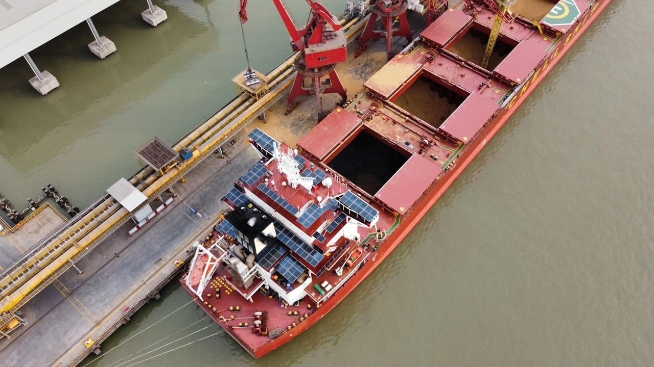 出售82000吨散货船