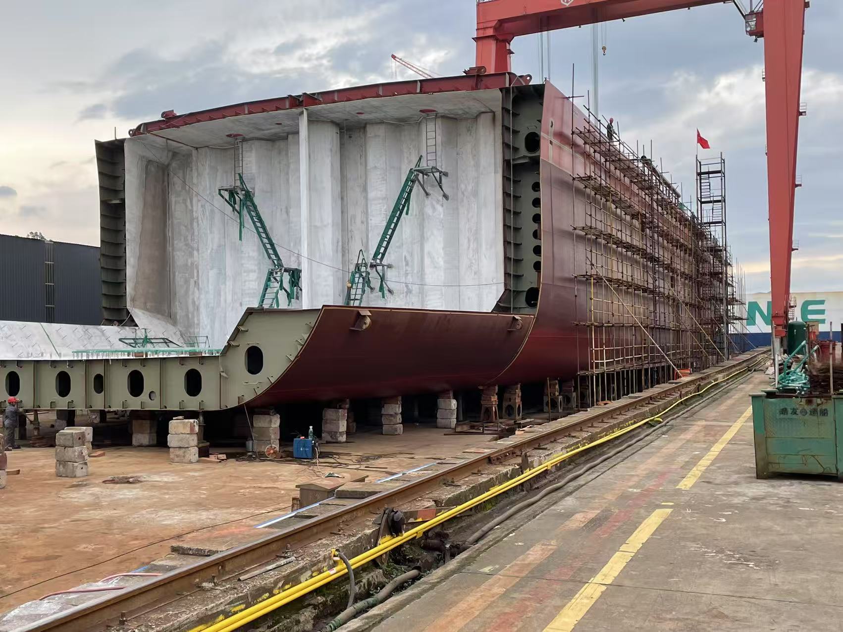 出售在建13800吨化学品船