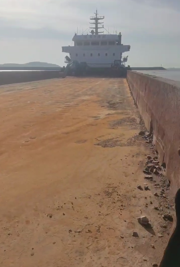 出售2870吨甲板货驳