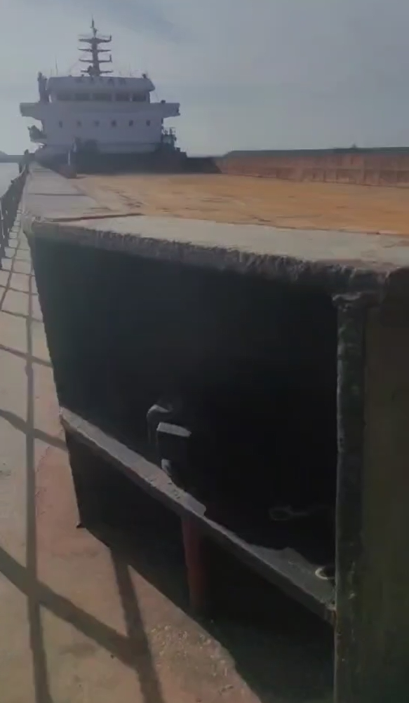 出售2870吨甲板货驳