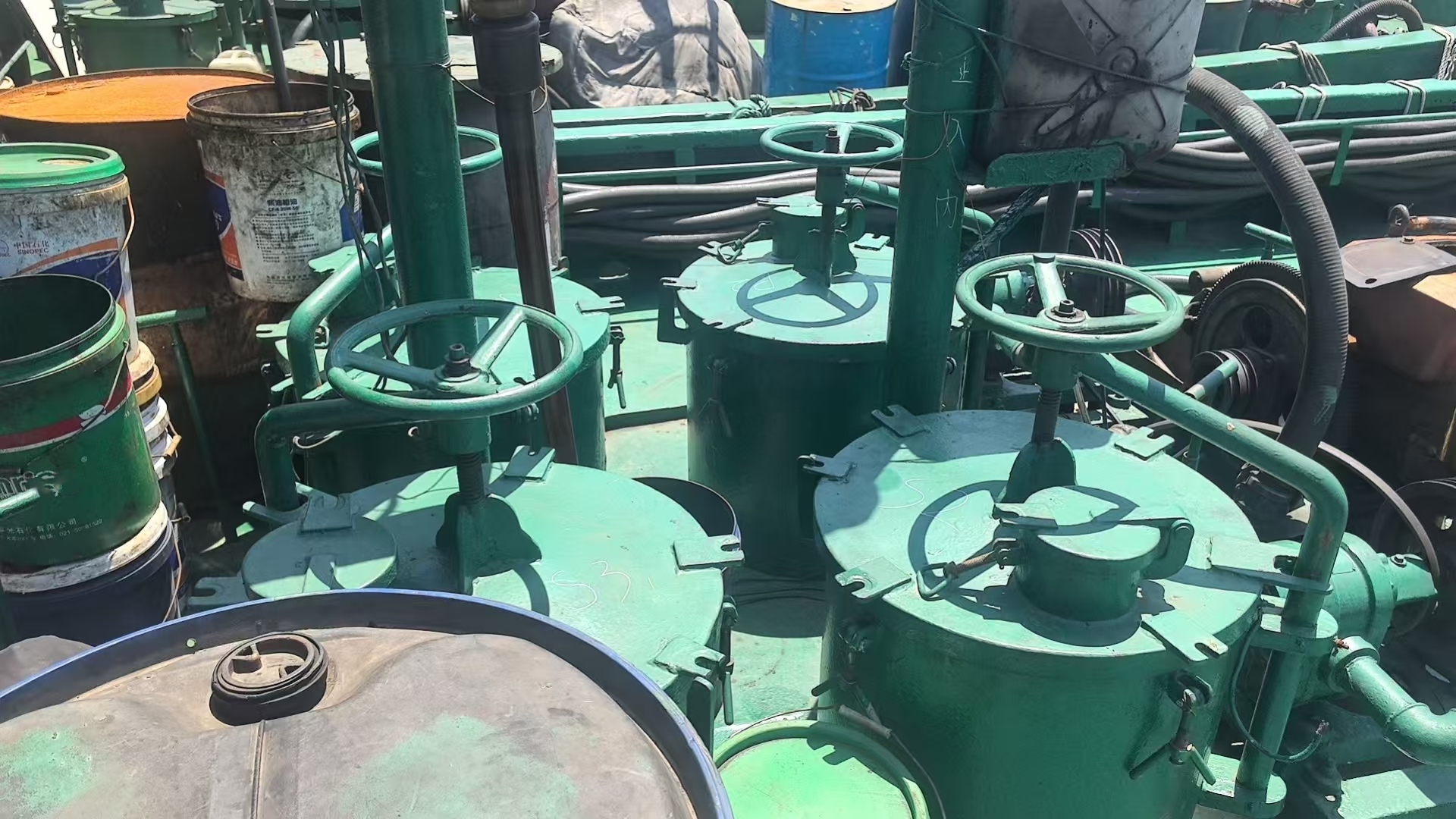 出售100吨溢油回收处置船