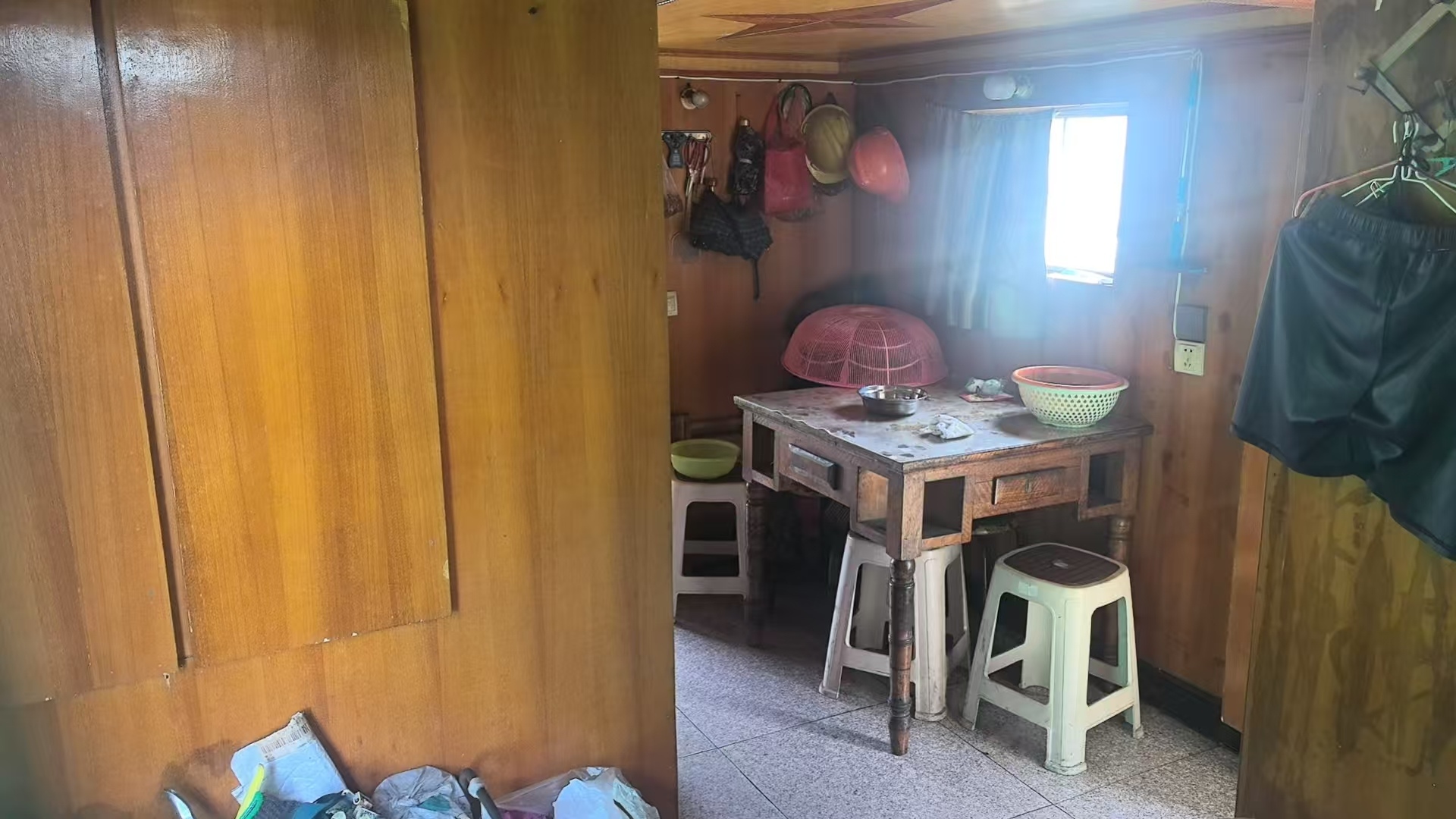 出售100吨溢油回收处置船