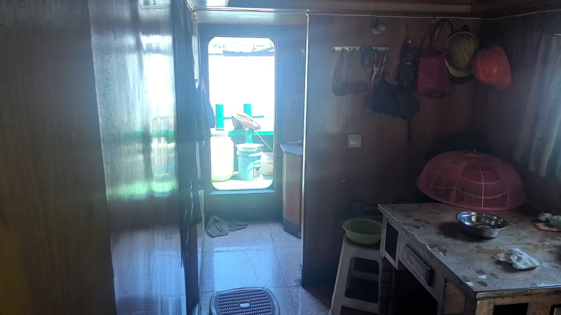 出售100吨溢油回收处置船