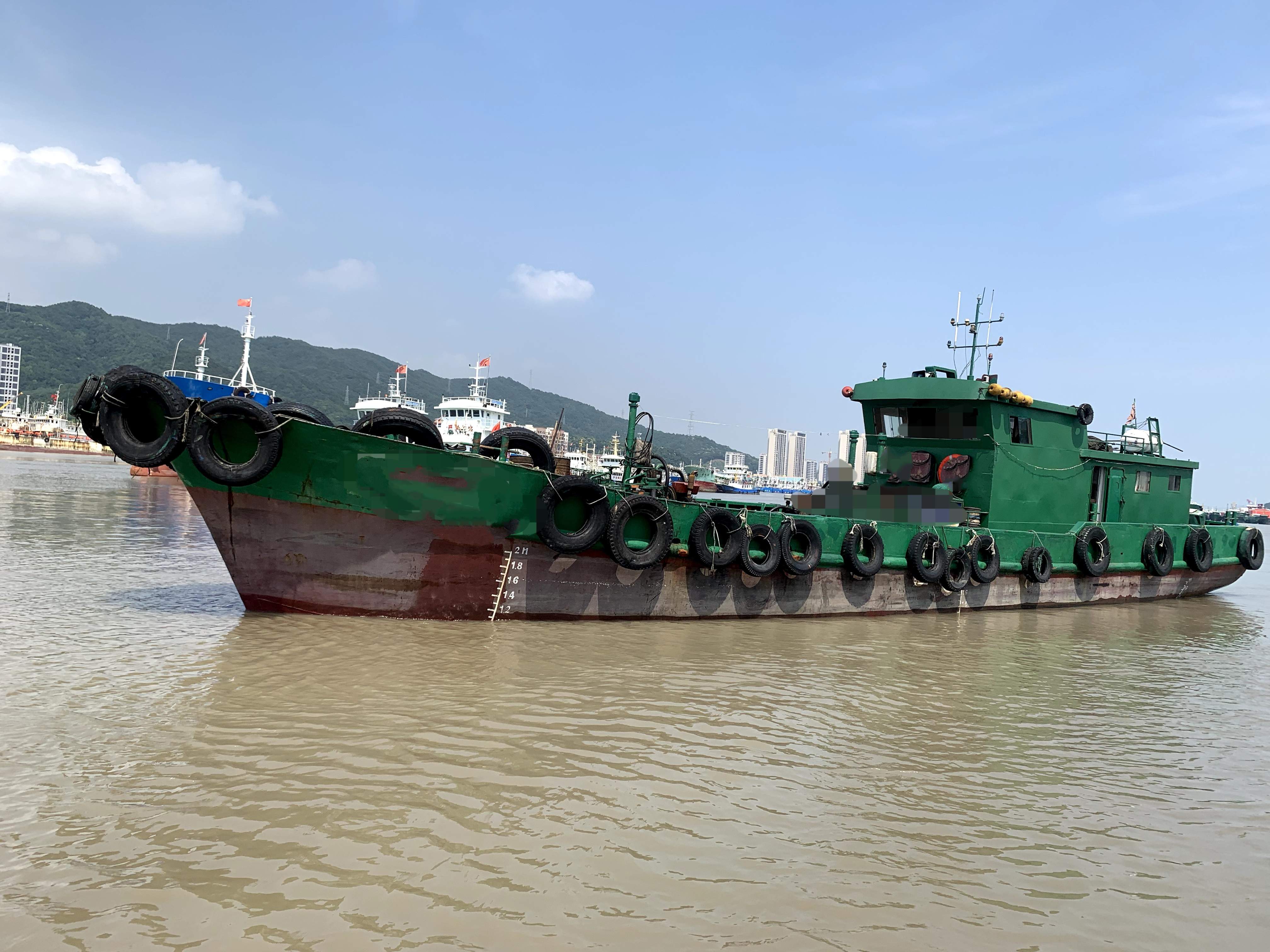 出售100吨溢油回收处置船