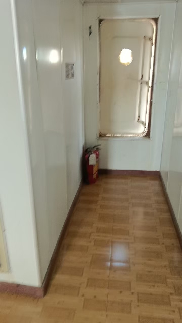 出售450吨甲板货驳