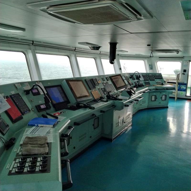 出售1354箱集装箱船