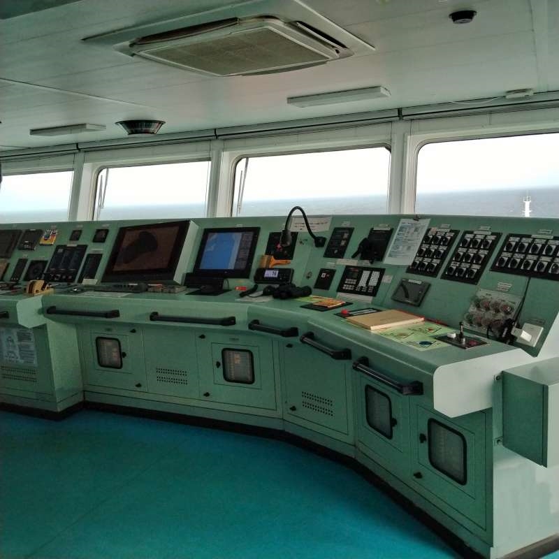 出售1354箱集装箱船