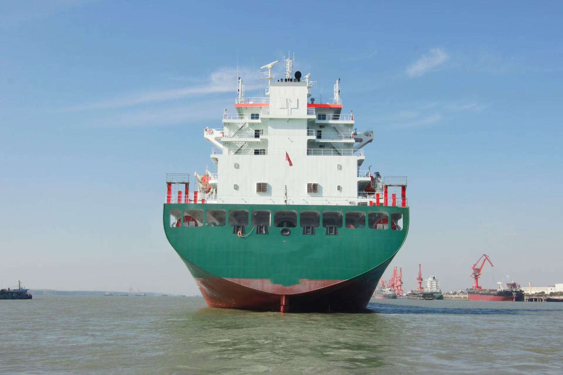 出售1836箱集装箱船