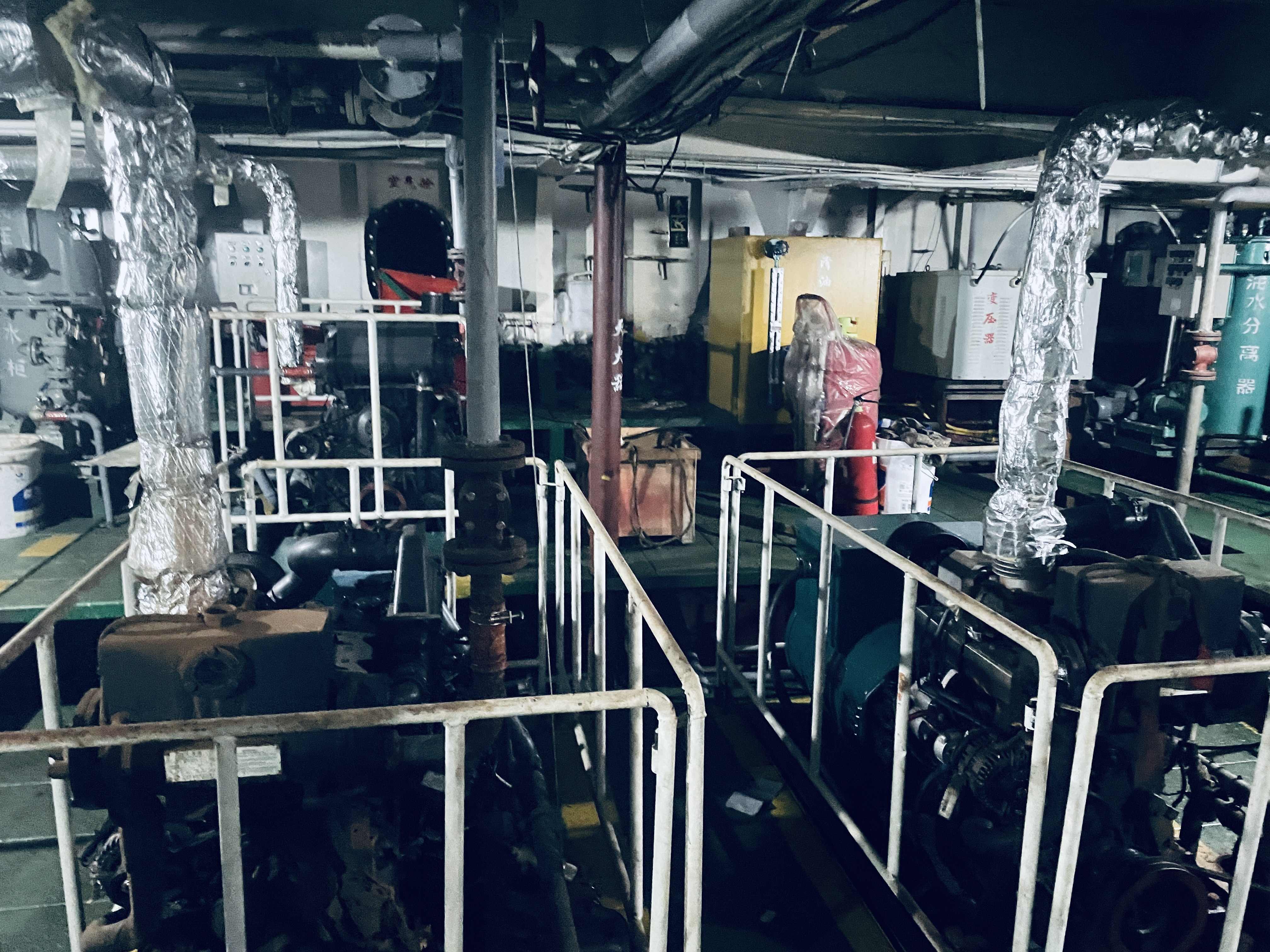 出售12人风电运维船