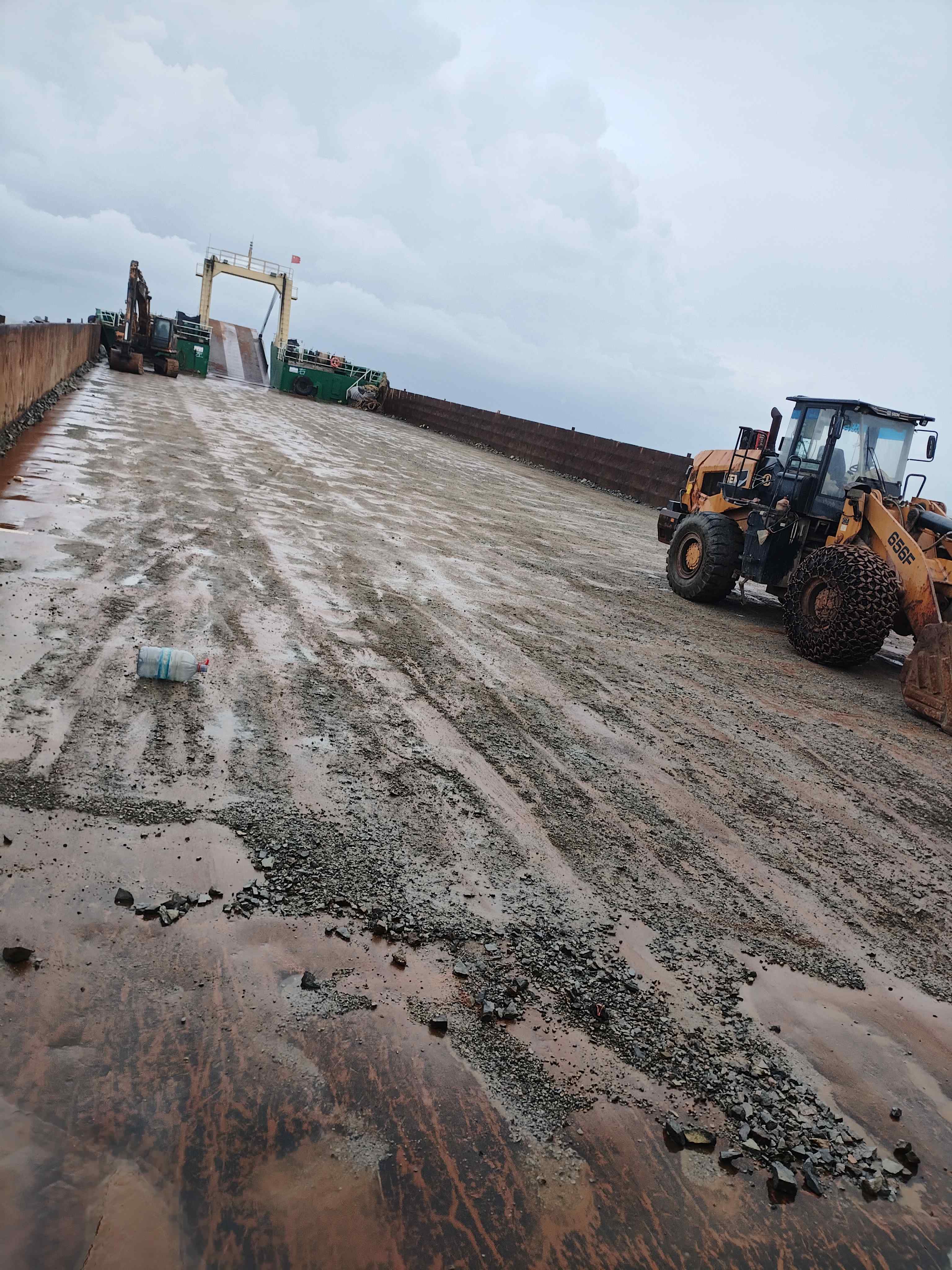 出售5017吨甲板货驳