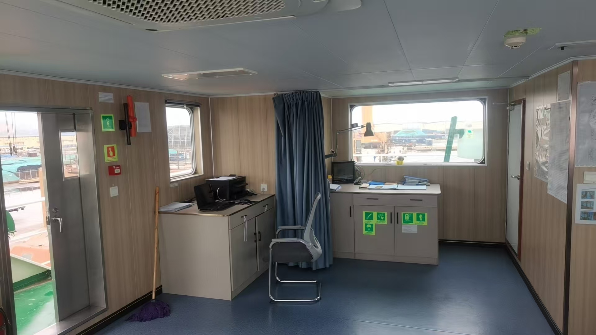 出售9721吨散货船