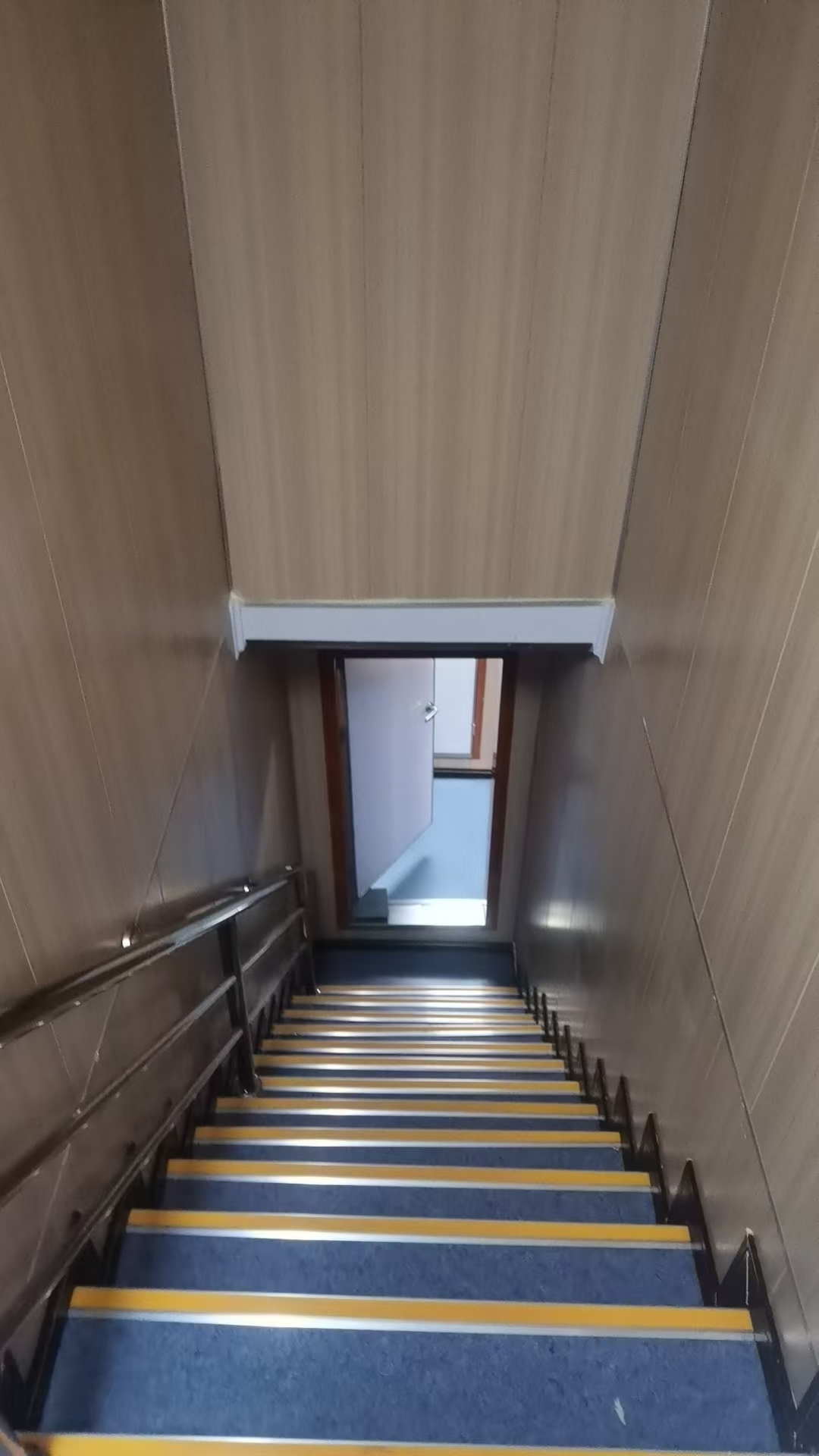 出售9721吨散货船