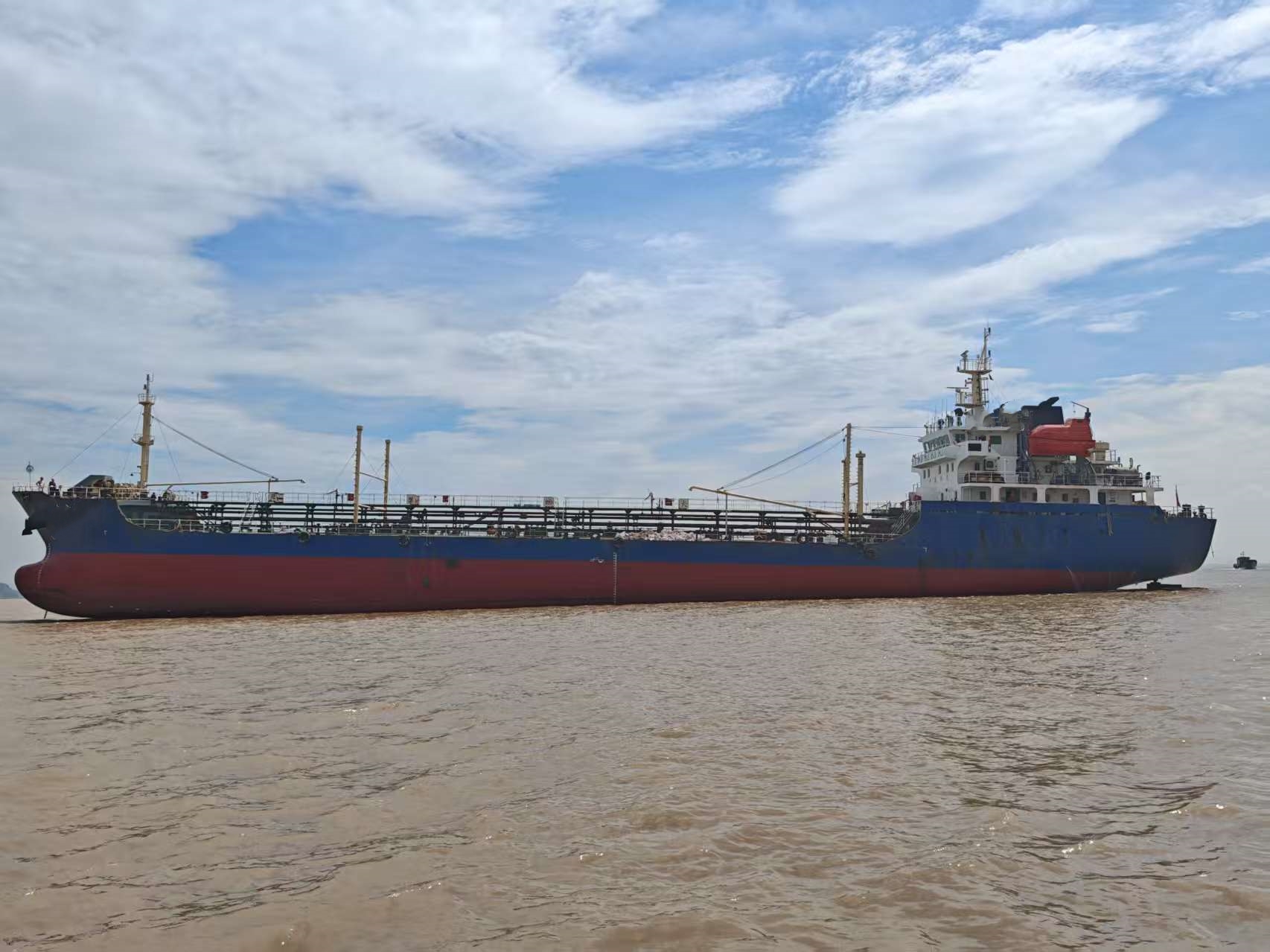 出售4511吨成品油船