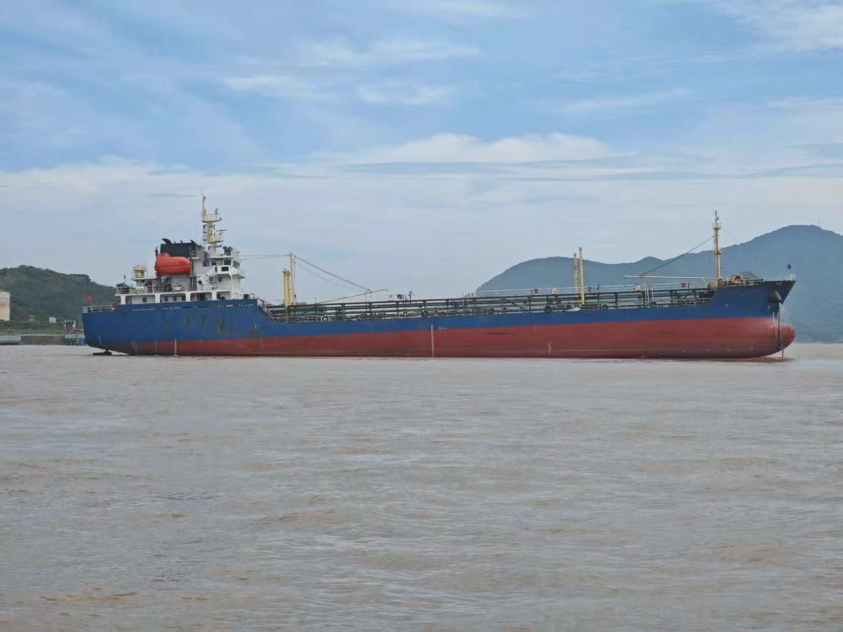 出售4511吨成品油船