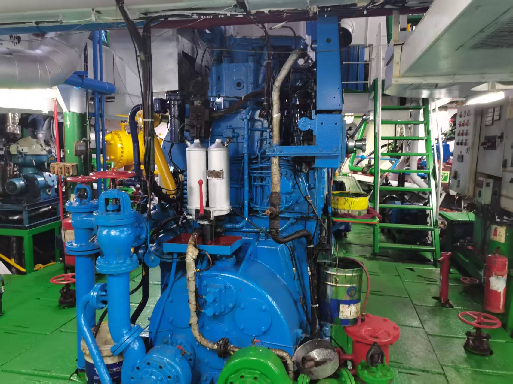 出售4511吨成品油船