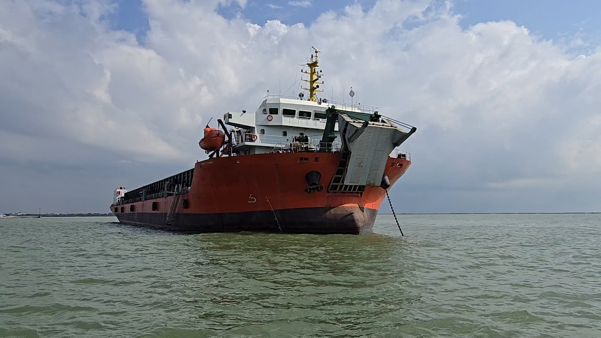 出售11564吨甲板货驳