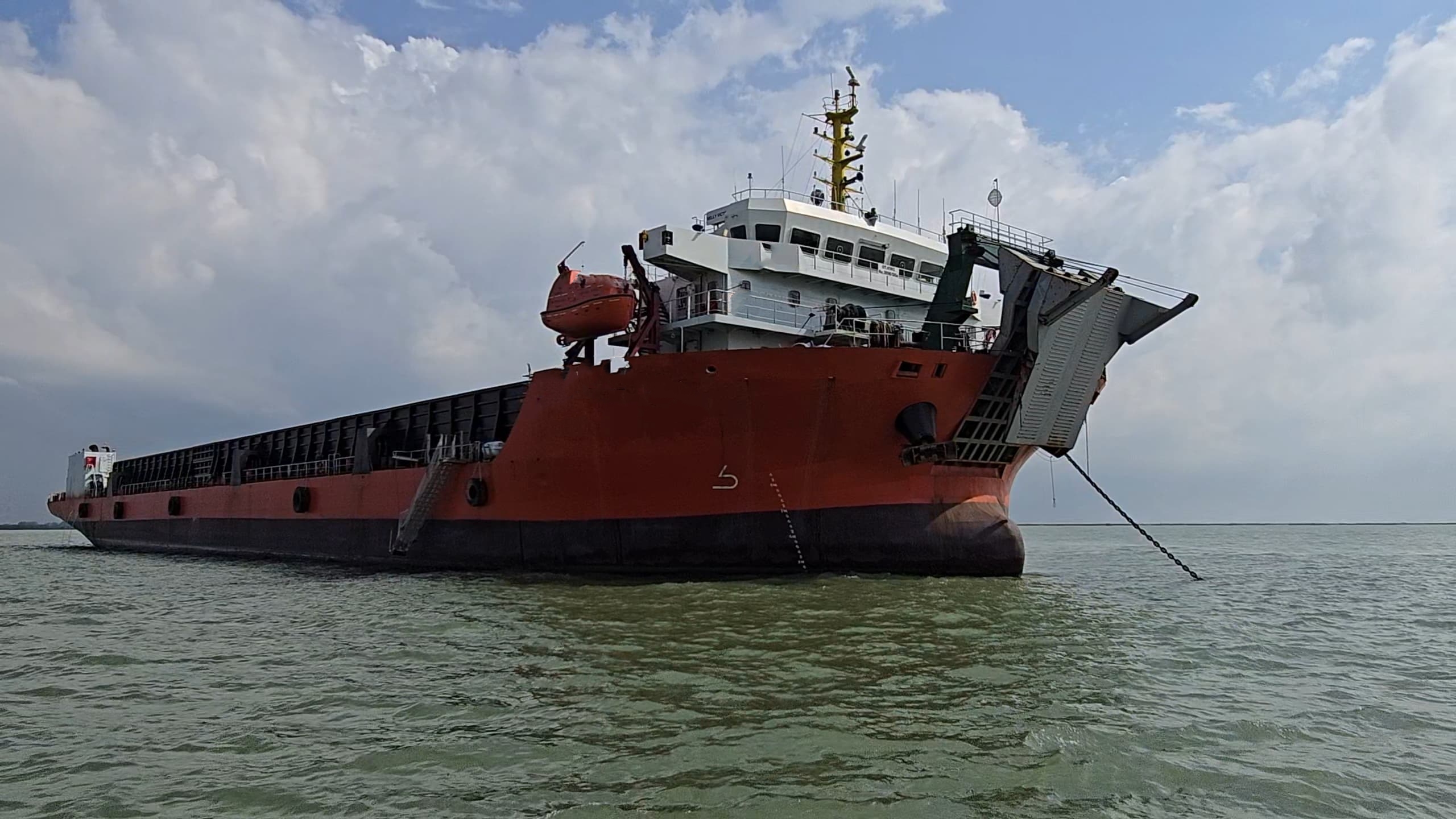 出售11564吨甲板货驳