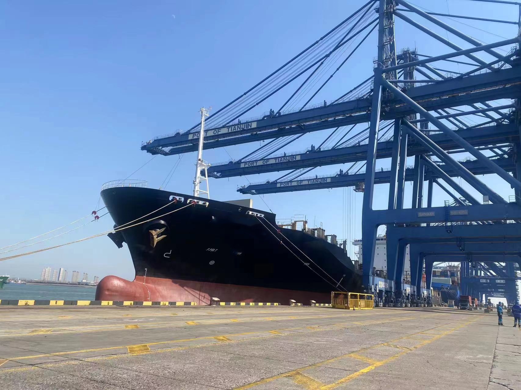 出售2553箱集装箱船