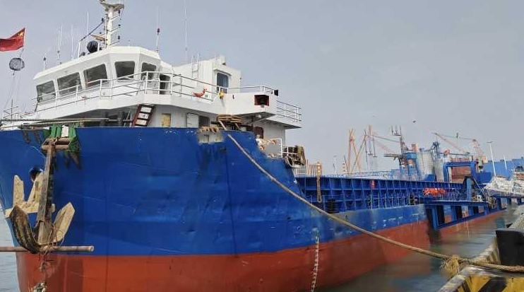 出售3700吨甲板货驳