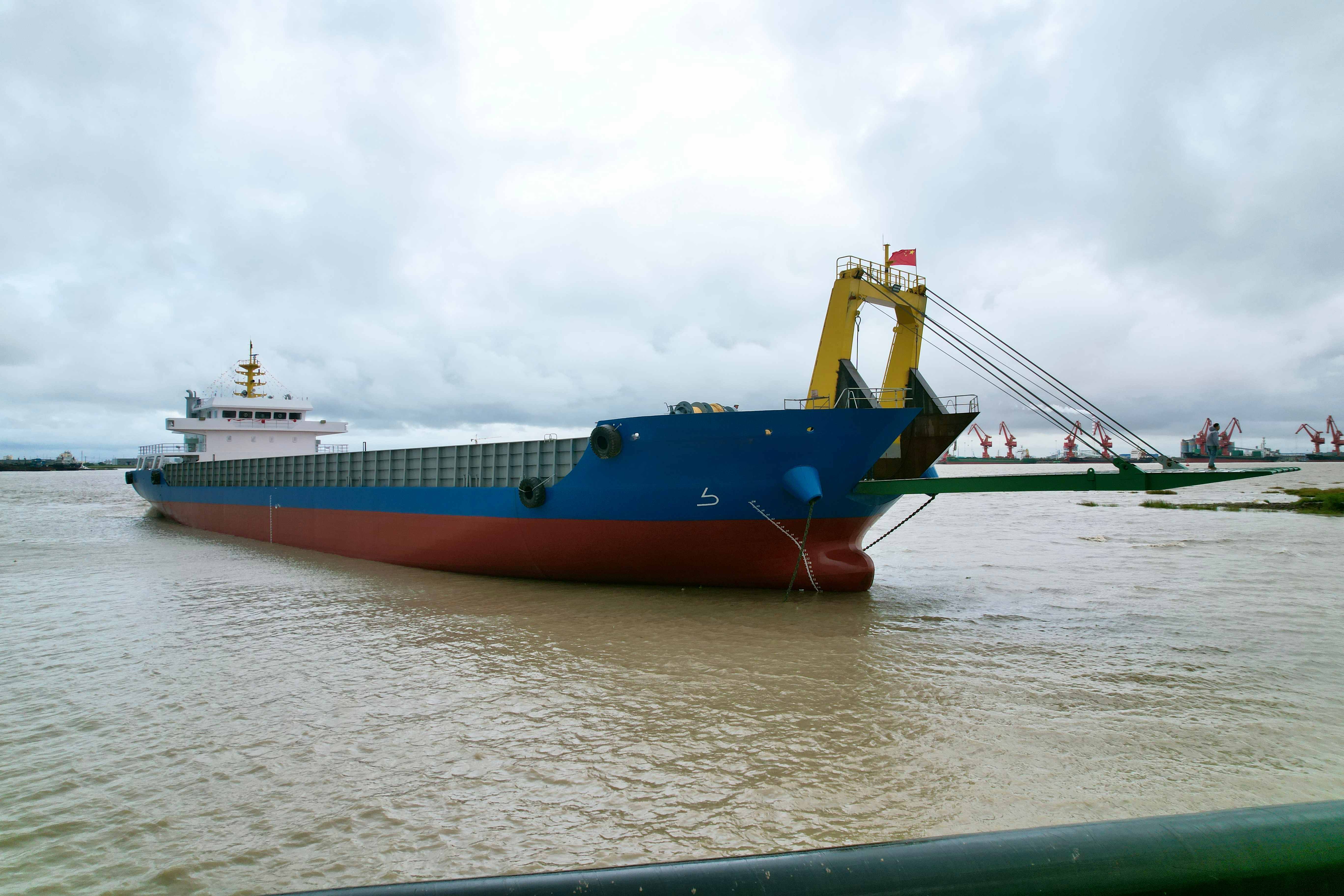 出售5150吨甲板货驳