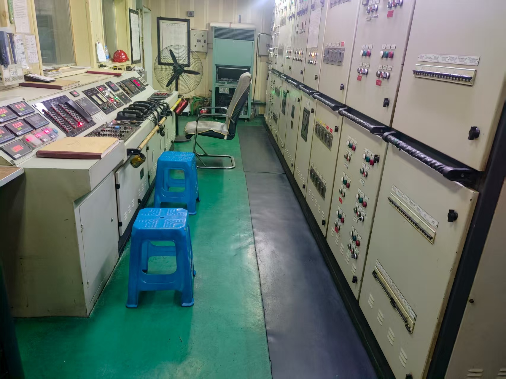 出售26530吨散货船