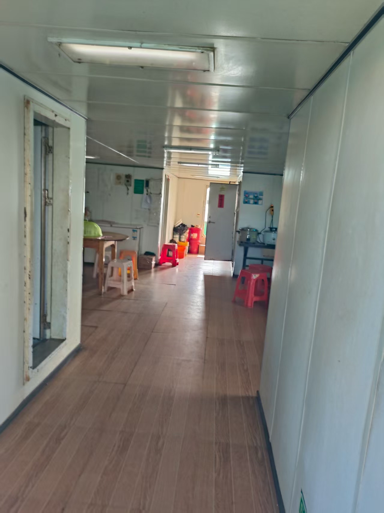 出售2131吨甲板货驳