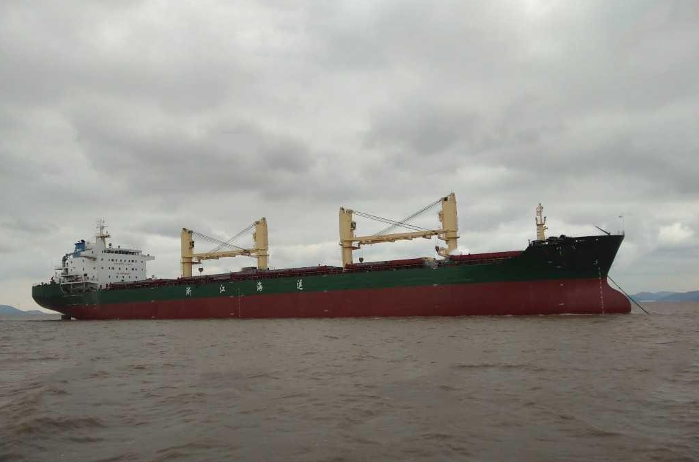 出售32000吨散货船