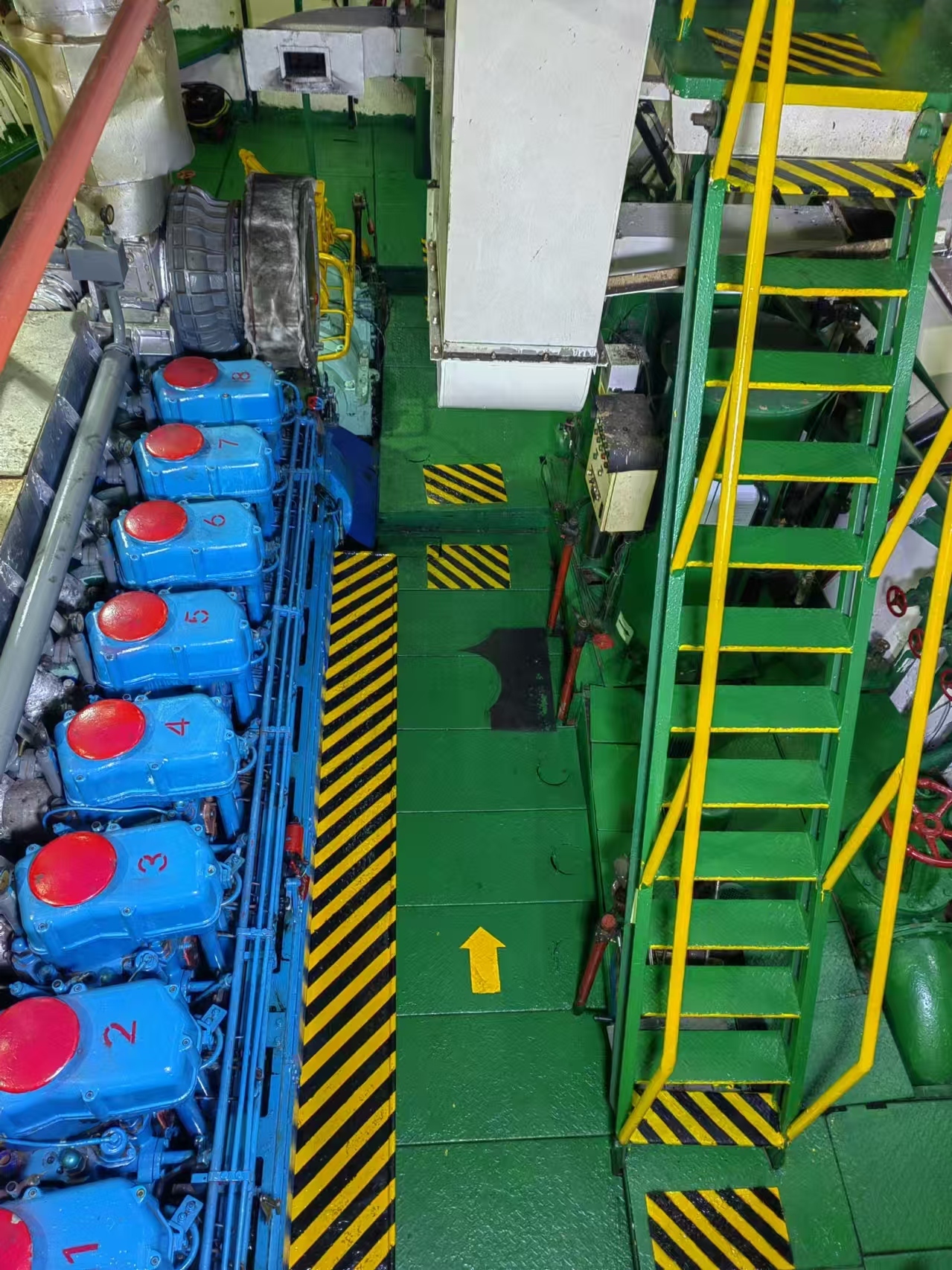 出售11065吨散货船